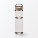 持ち運びやすい　目盛り付き　ドリンクボトル