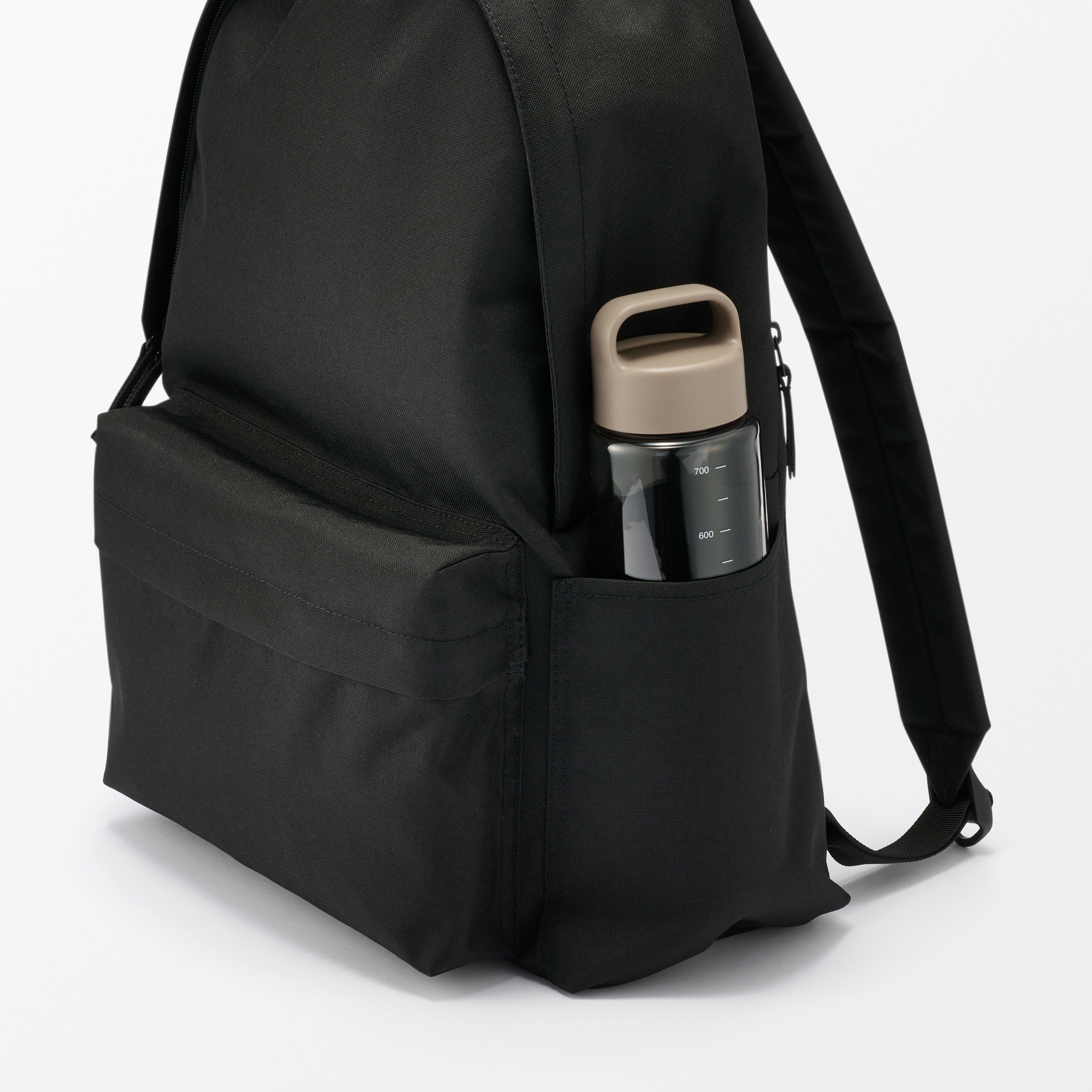 持ち運びやすい　目盛り付き　ドリンクボトル