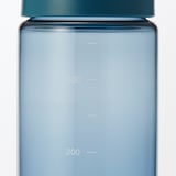 持ち運びやすい　目盛り付き　ドリンクボトル