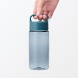 持ち運びやすい　目盛り付き　ドリンクボトル