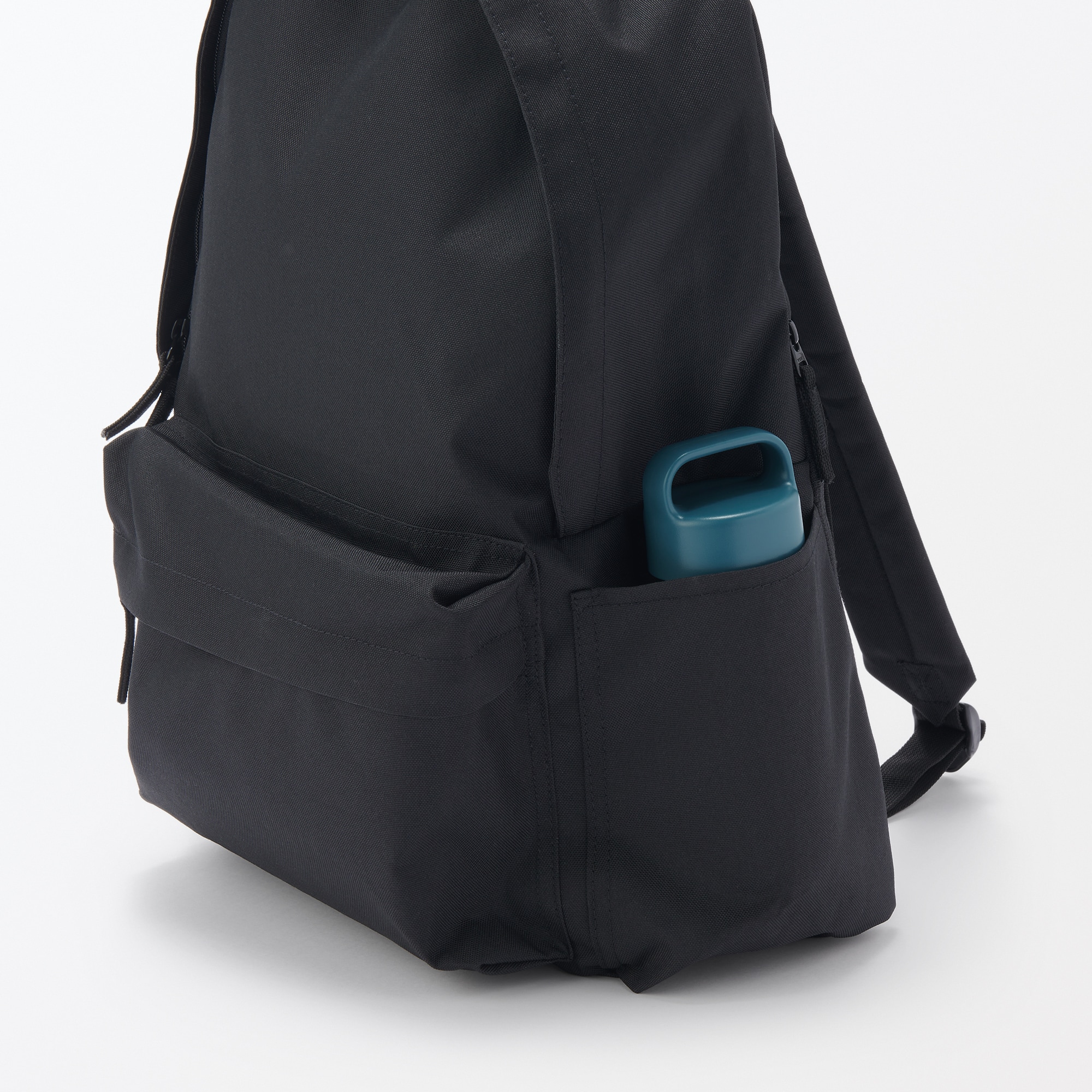 持ち運びやすい　目盛り付き　ドリンクボトル