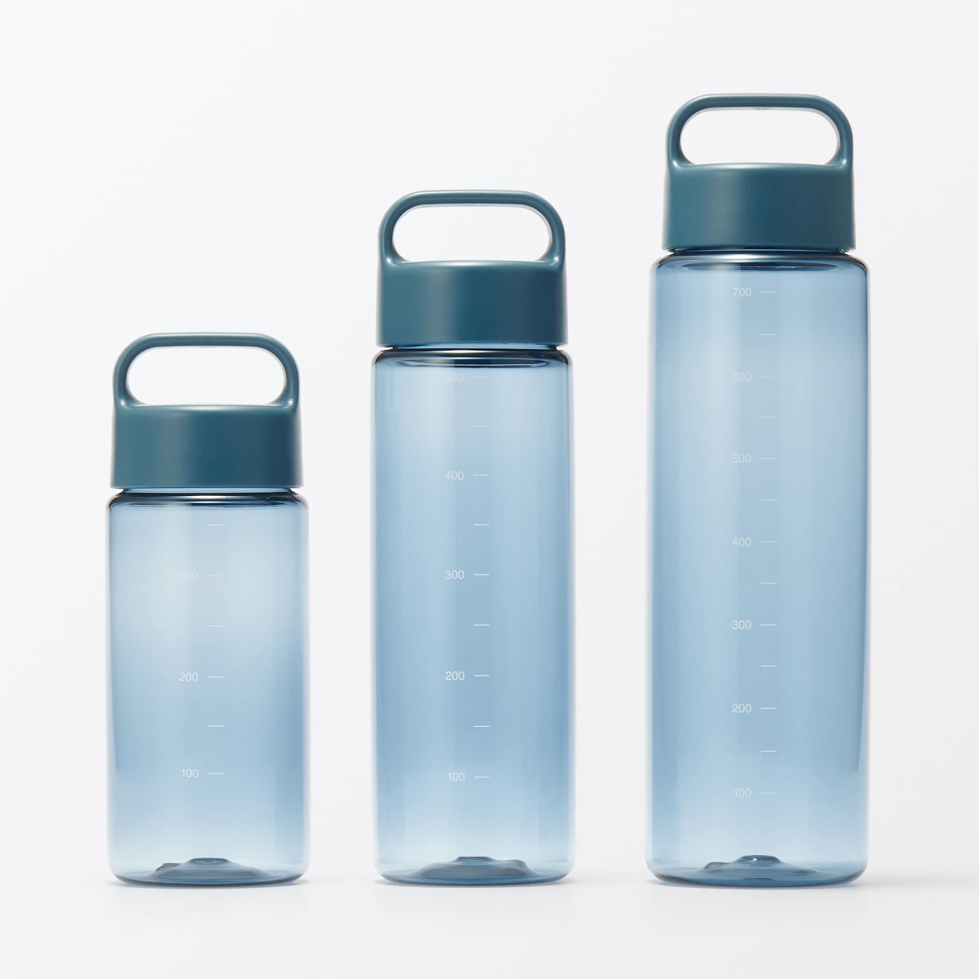 持ち運びやすい　目盛り付き　ドリンクボトル