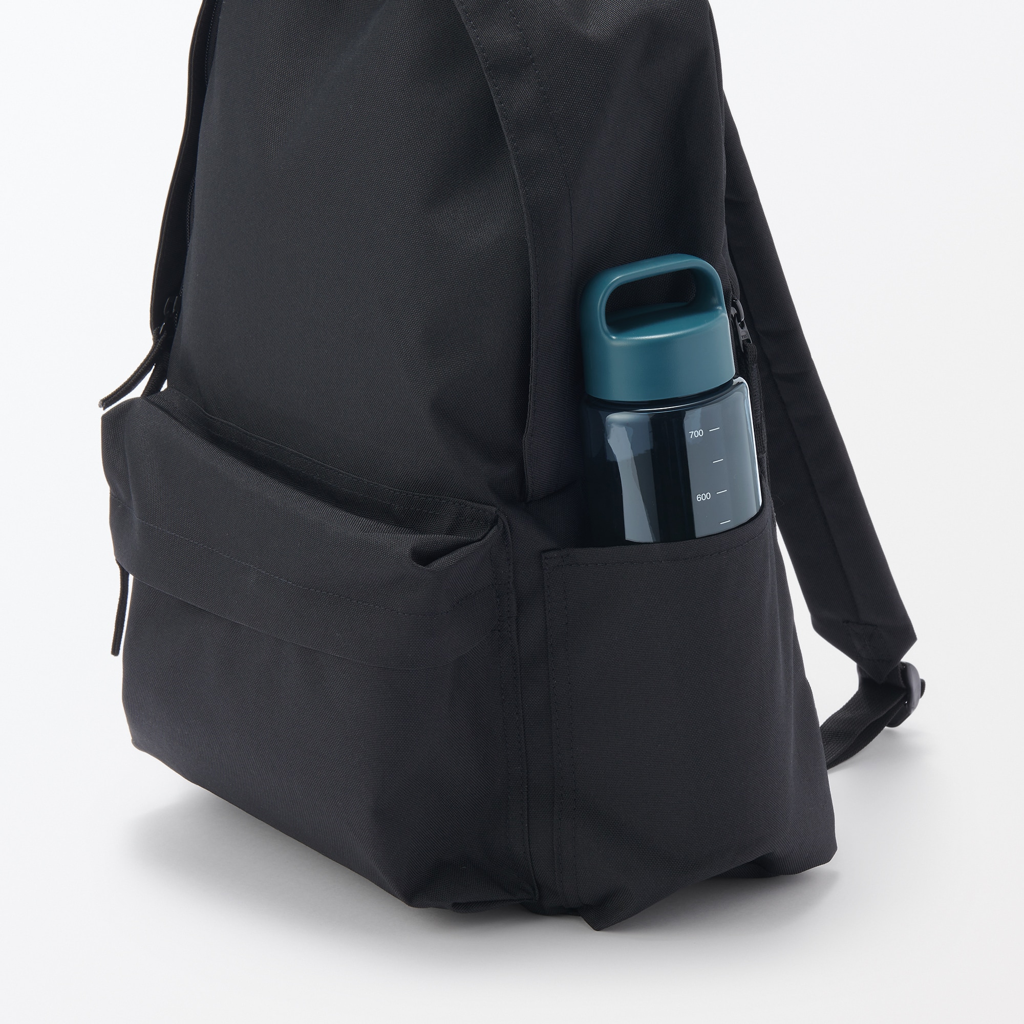 持ち運びやすい　目盛り付き　ドリンクボトル