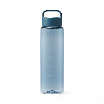 持ち運びやすい　目盛り付き　ドリンクボトル　約７００ｍＬ