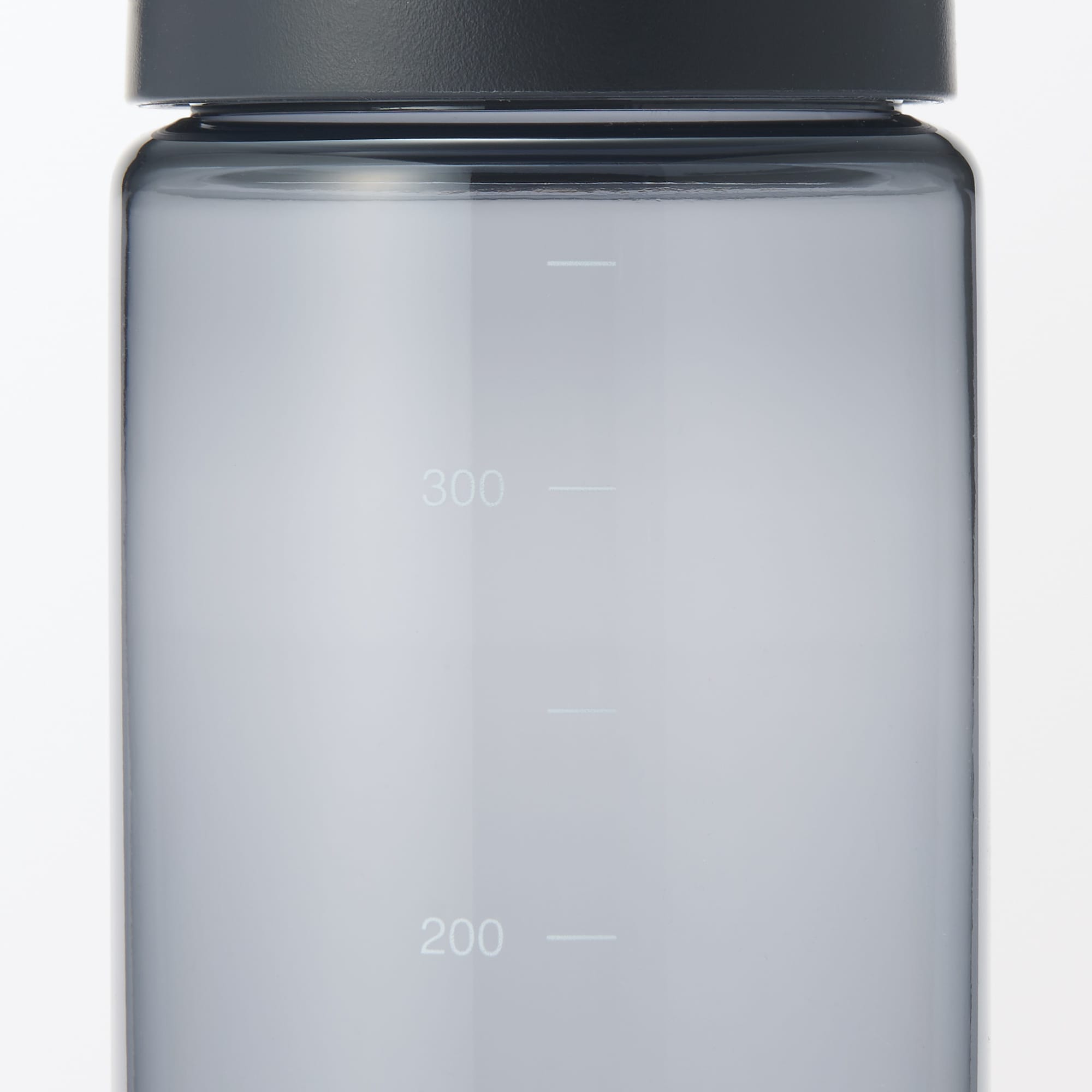 持ち運びやすい　目盛り付き　ドリンクボトル