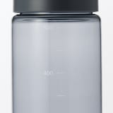 持ち運びやすい　目盛り付き　ドリンクボトル