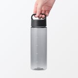 持ち運びやすい　目盛り付き　ドリンクボトル