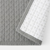 洗いざらしの綿キルティングラグ