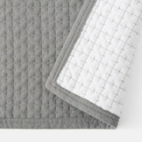 洗いざらしの綿キルティングラグ