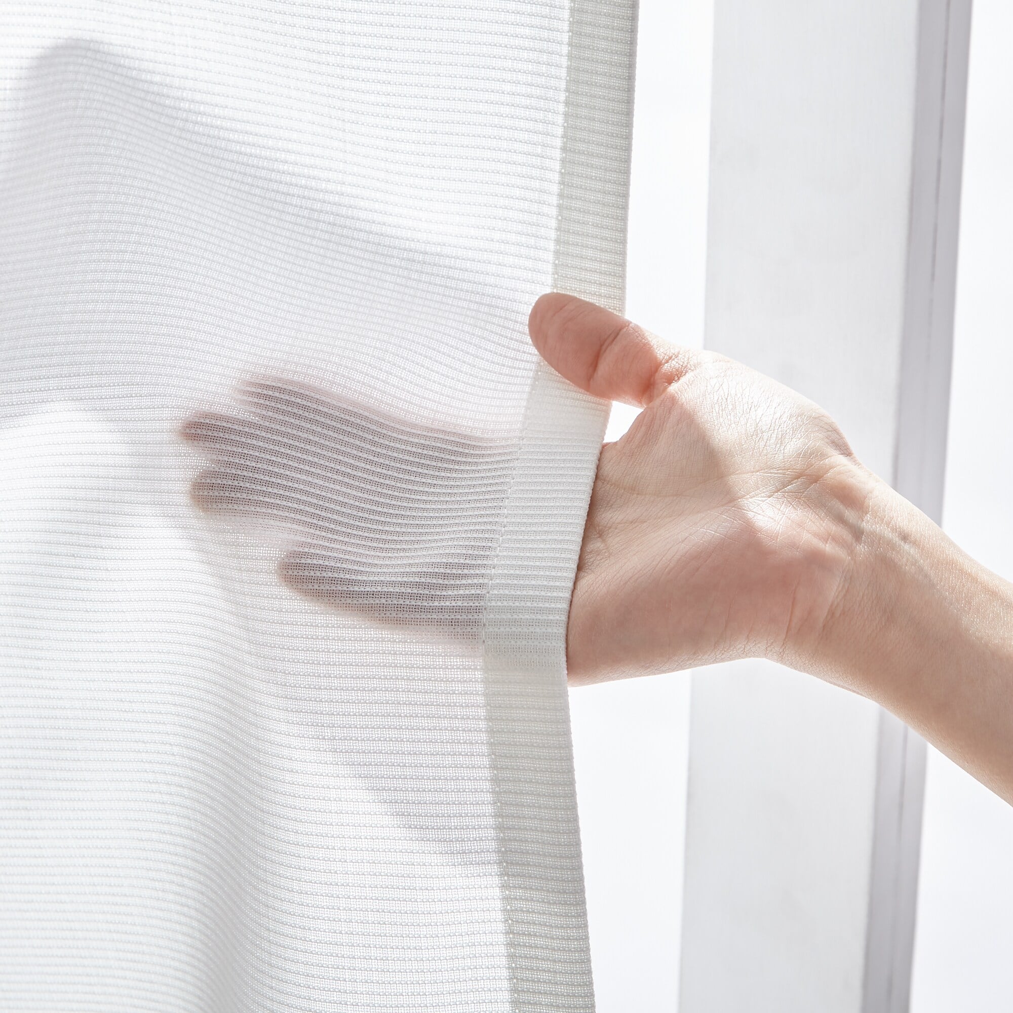 熱を通しにくく透けにくいレースノンプリーツカーテン