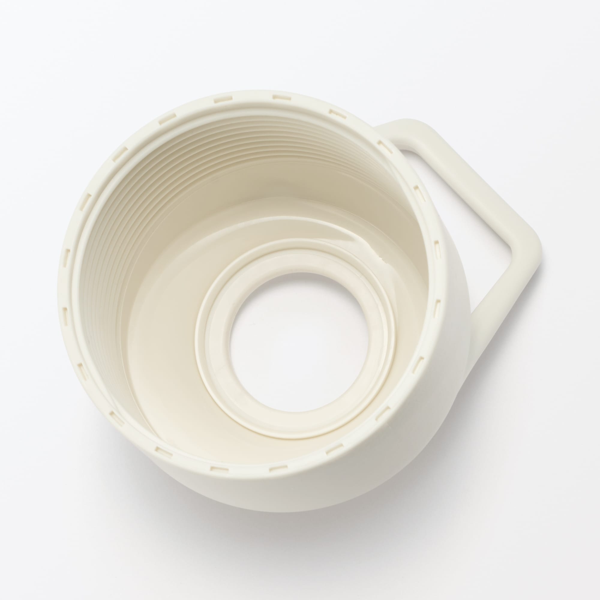 冷やしたまま持ち運べる　ペットボトル用保冷ホルダー