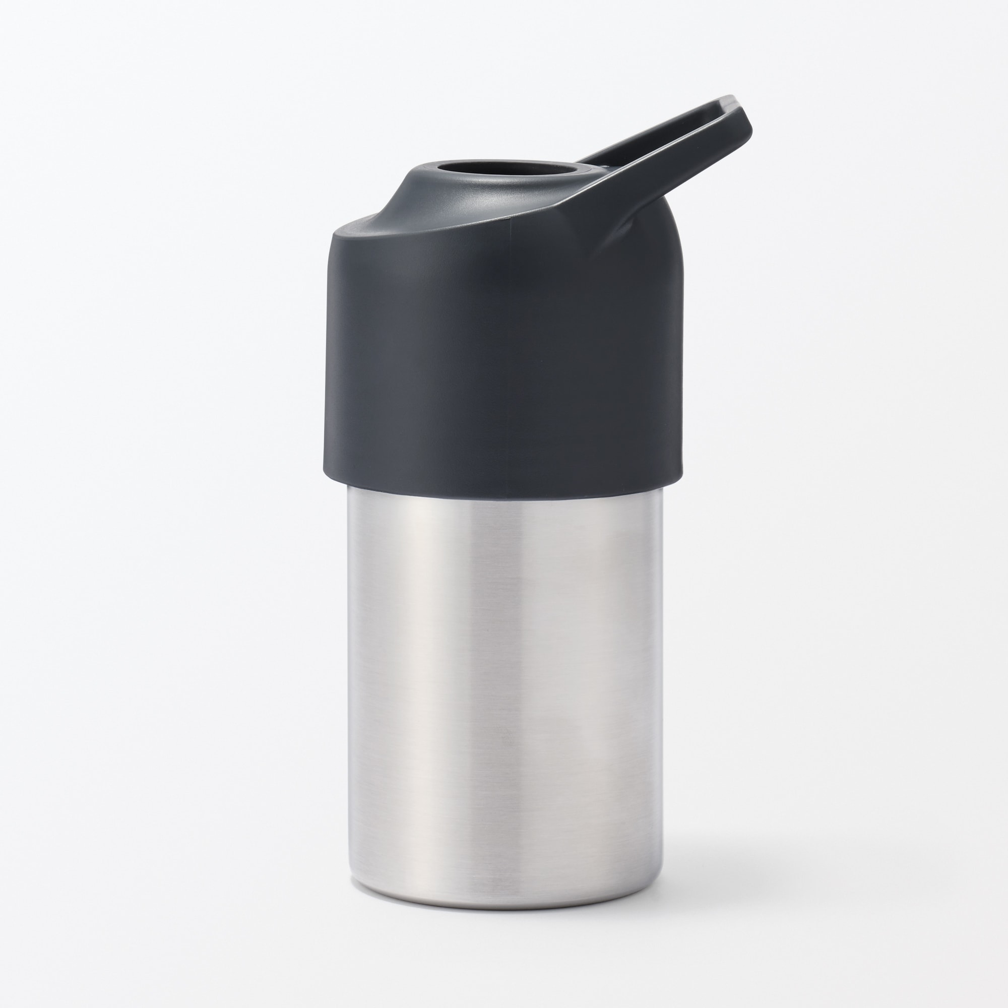 冷やしたまま持ち運べる　ペットボトル用保冷ホルダー