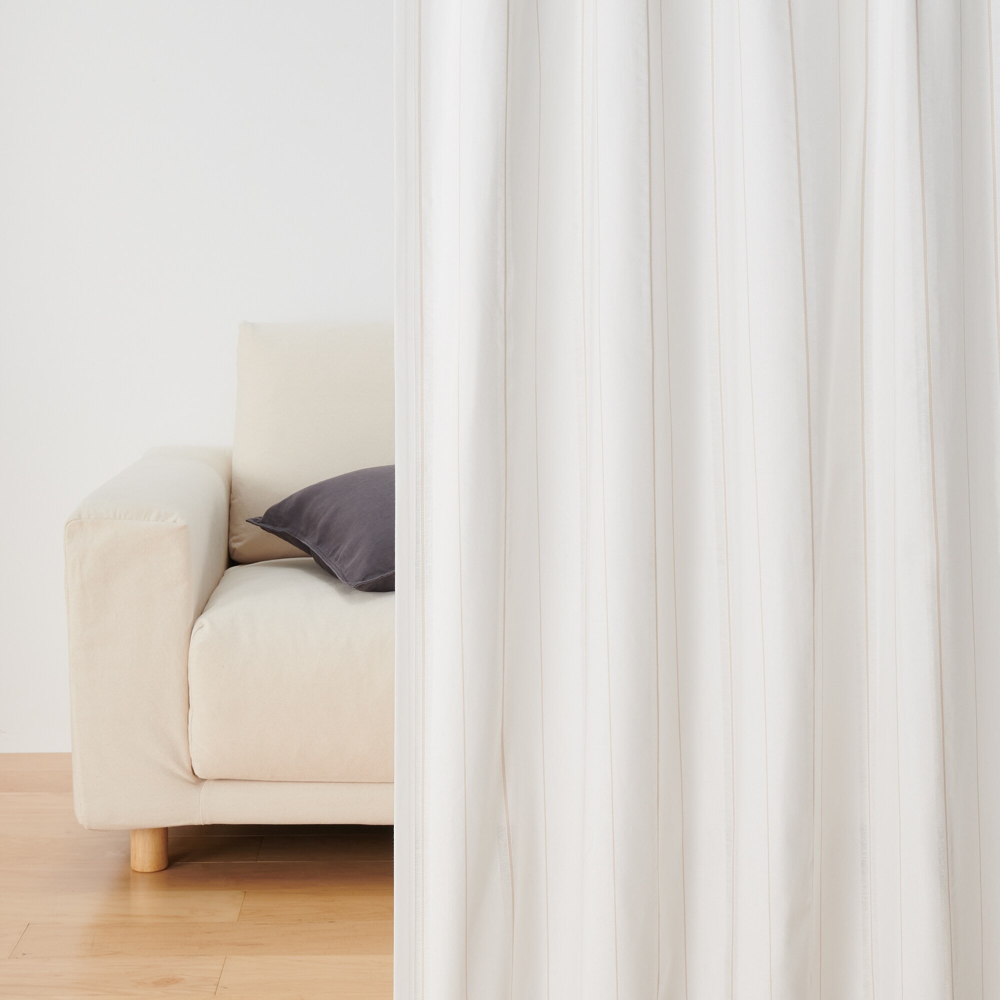 綿空き羽　レースプリーツカーテン・２枚組