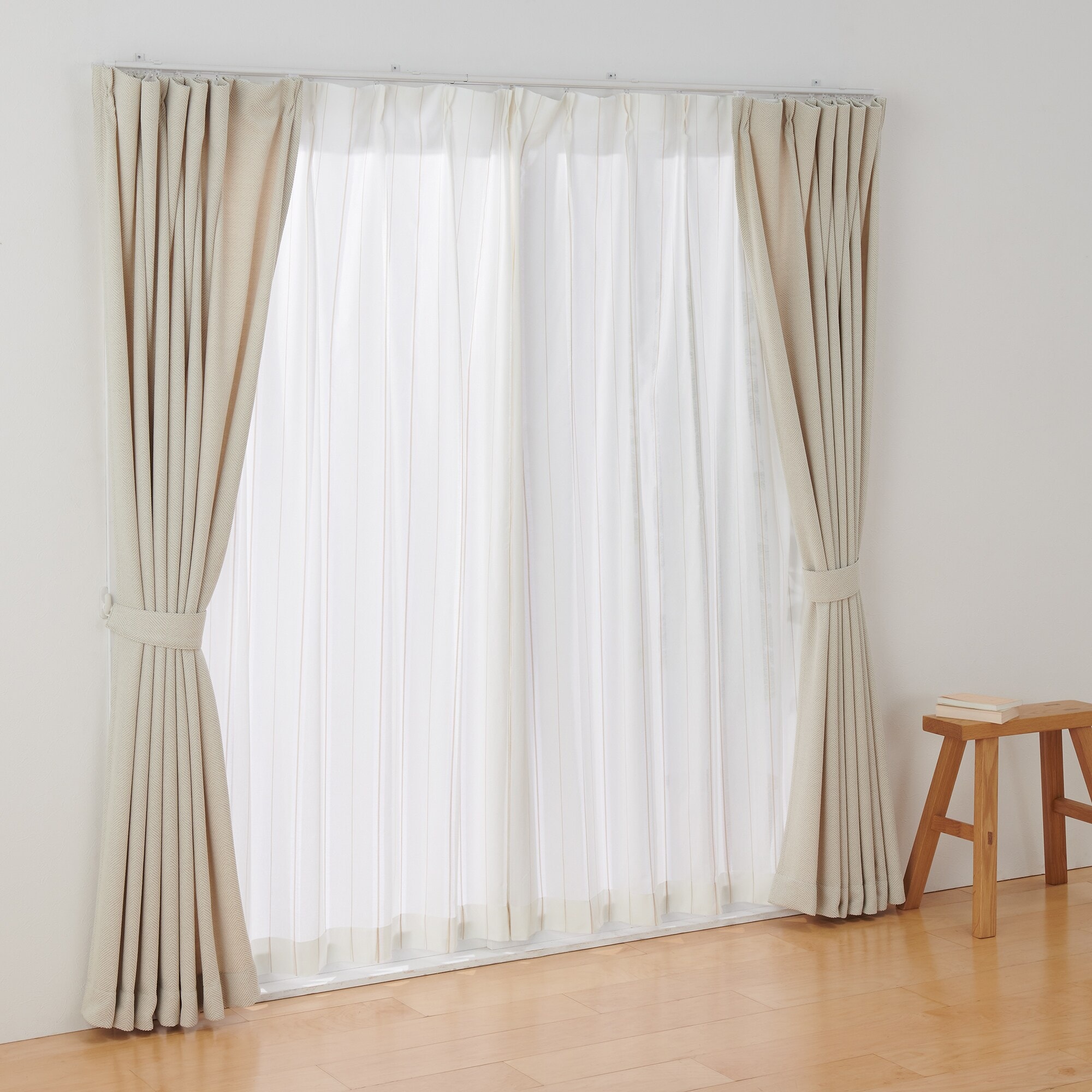 綿空き羽　レースプリーツカーテン・２枚組