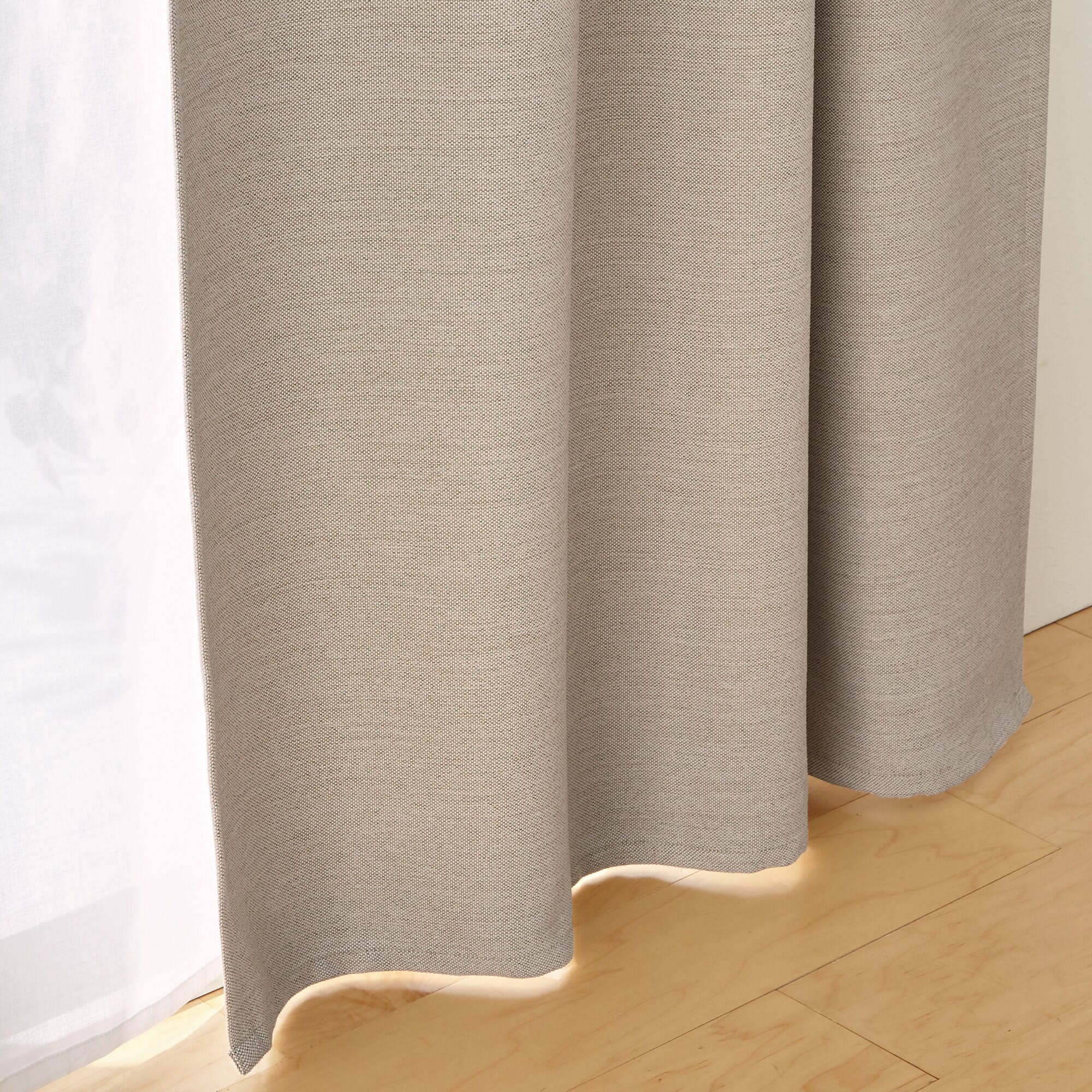 ポリエステル二重織（防炎・遮光性）ノンプリーツカーテン・２枚組