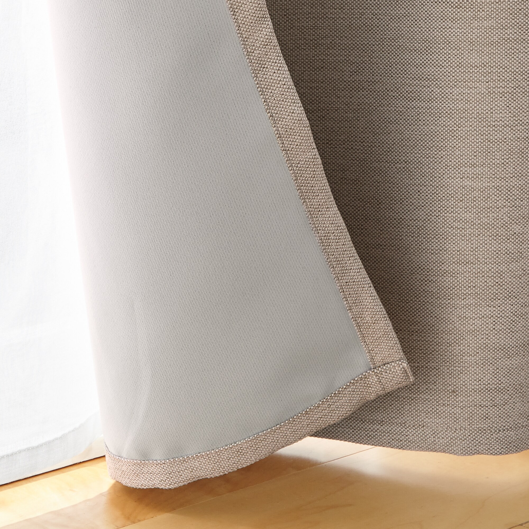 ポリエステル二重織（防炎・遮光性）ノンプリーツカーテン・2枚