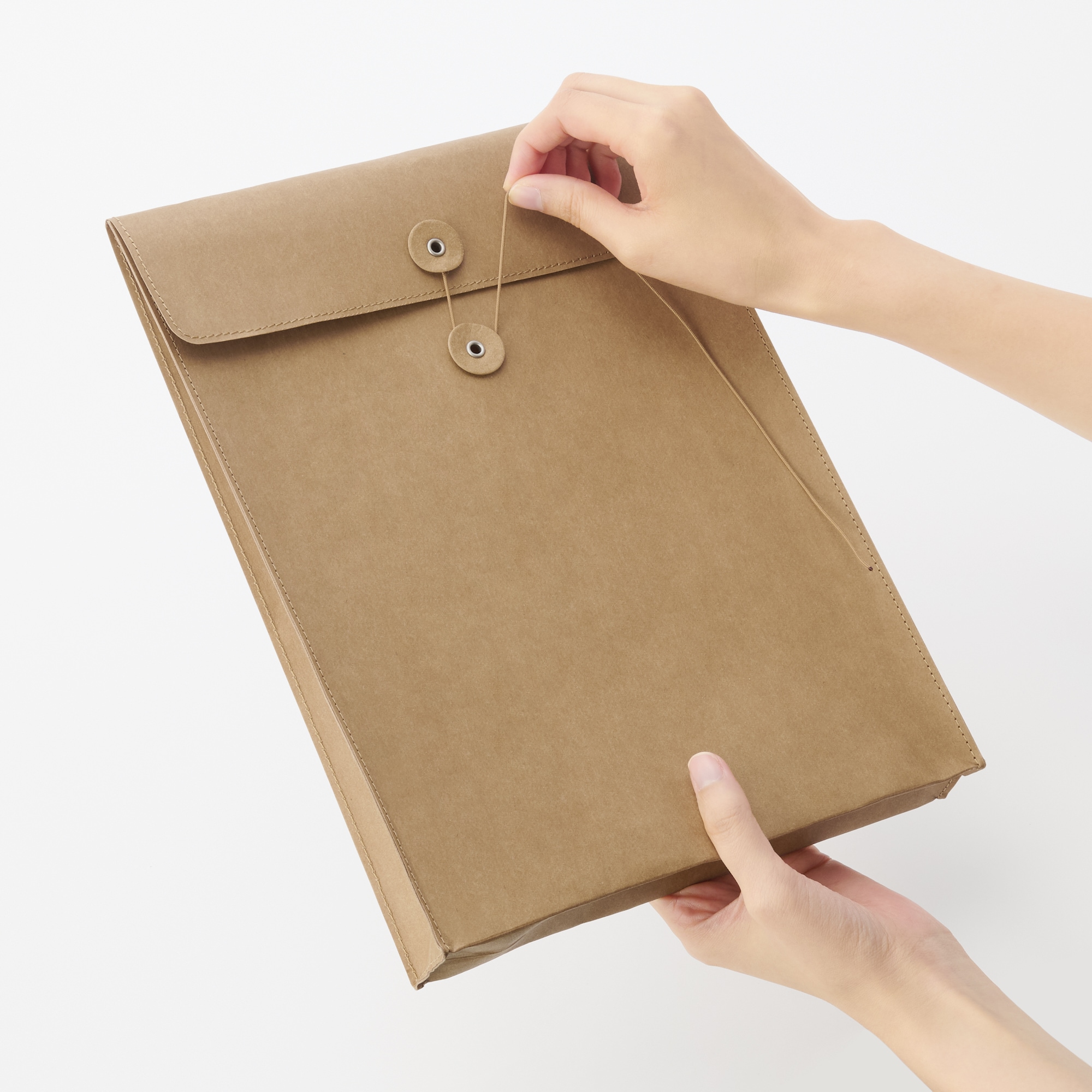無印　良品　　書類ケース 無印のクリアケースがリニューアル！ 書類の持ち運びがめっちゃ楽に