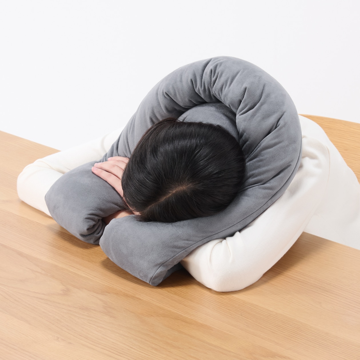 自由に巻けるループクッション
