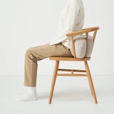 背当てにもなるやわらかマルチミニクッション