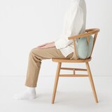 背当てにもなるやわらかマルチミニクッション