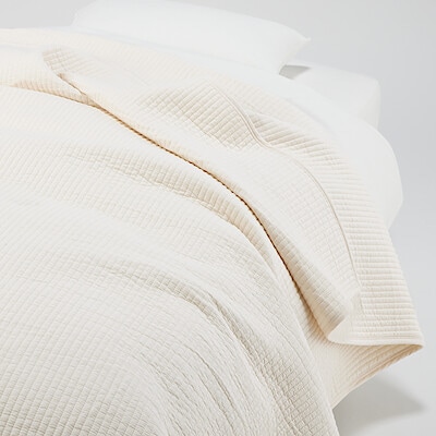 綿キルティング多用布　１８０×２６０ｃｍ