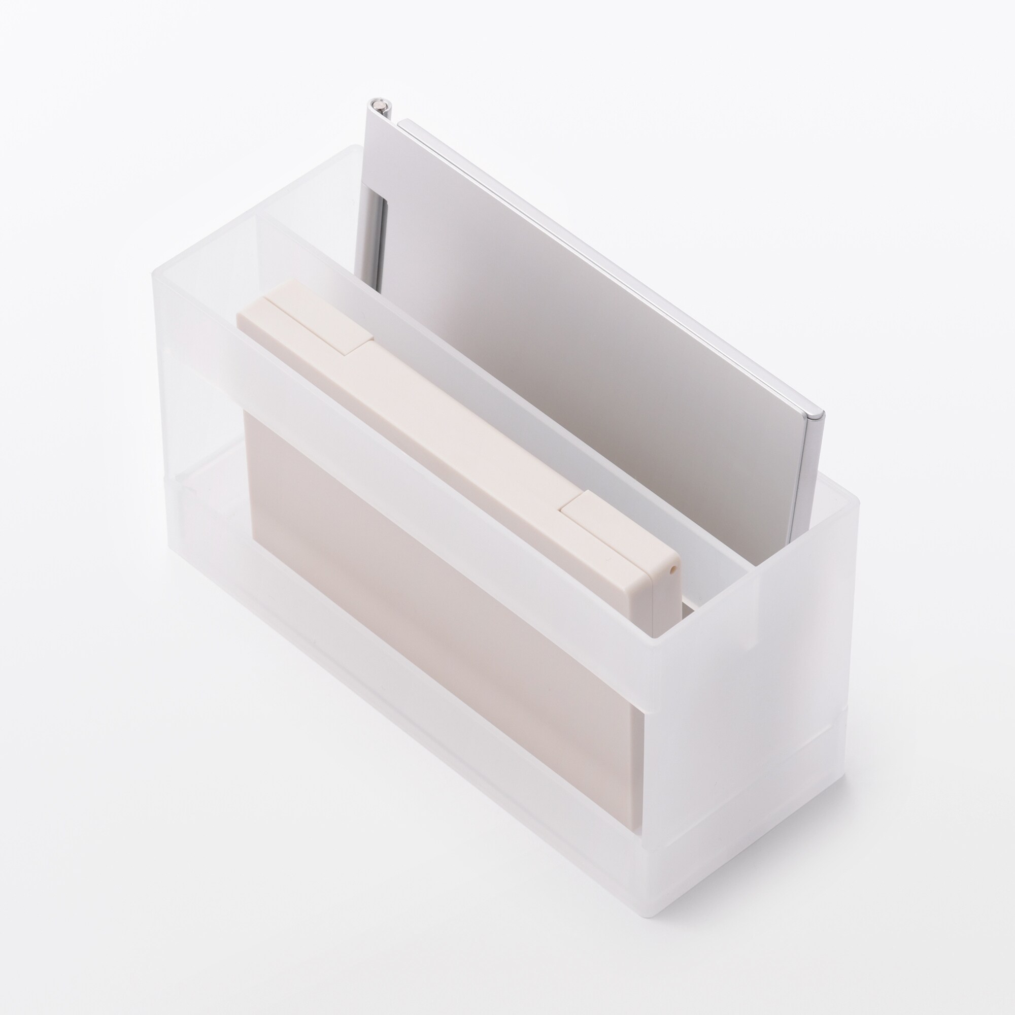 再生ポリプロピレン入りメイクボックス用パレットスタンド