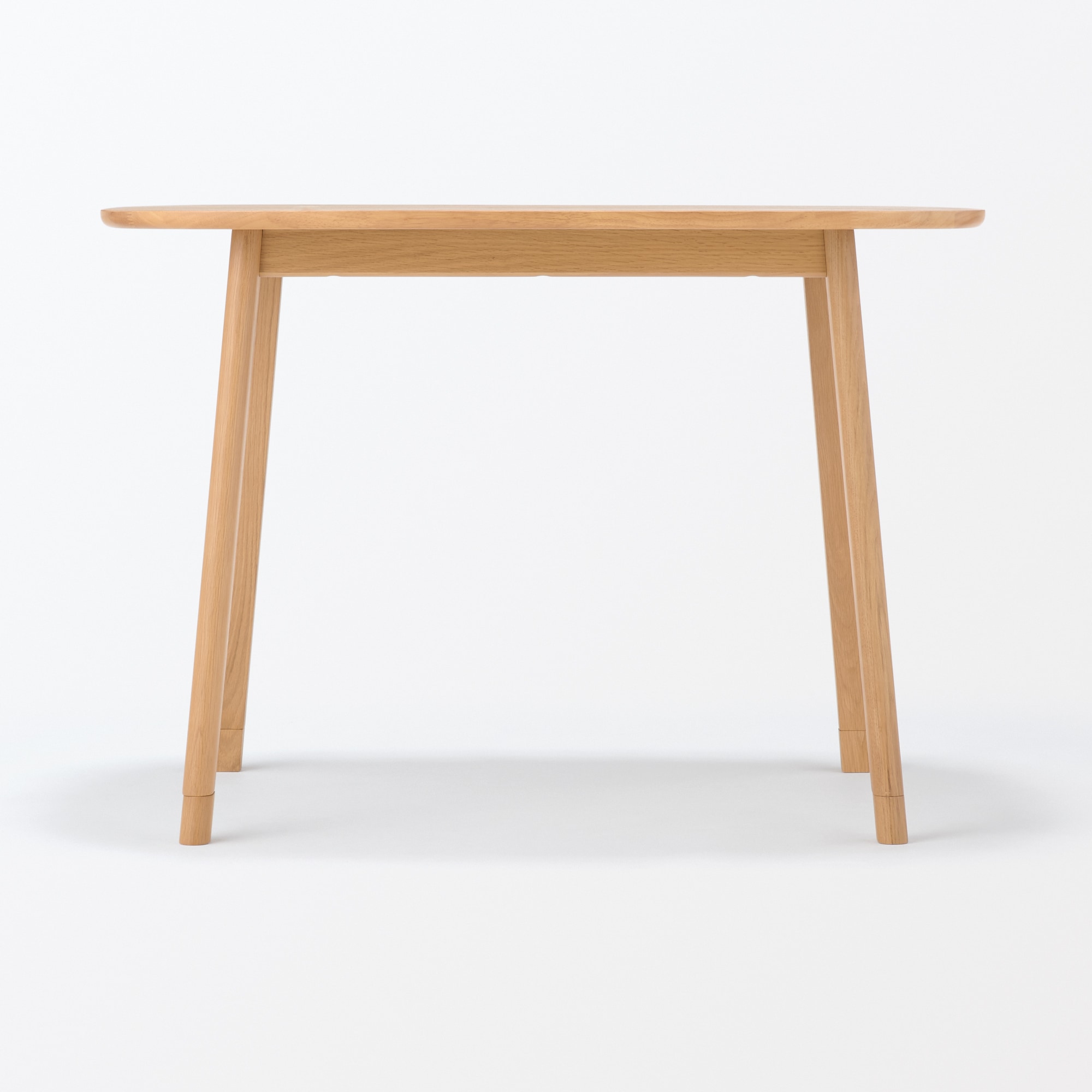 高さが変えられる木製テーブル