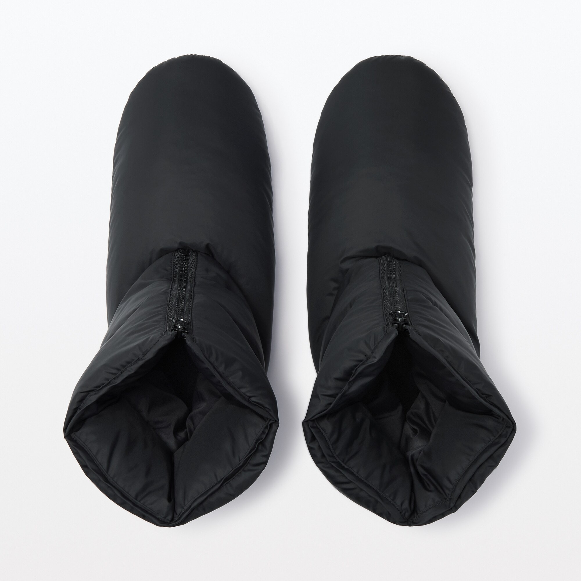 リサイクルダウンを使ったダウンルームブーツ