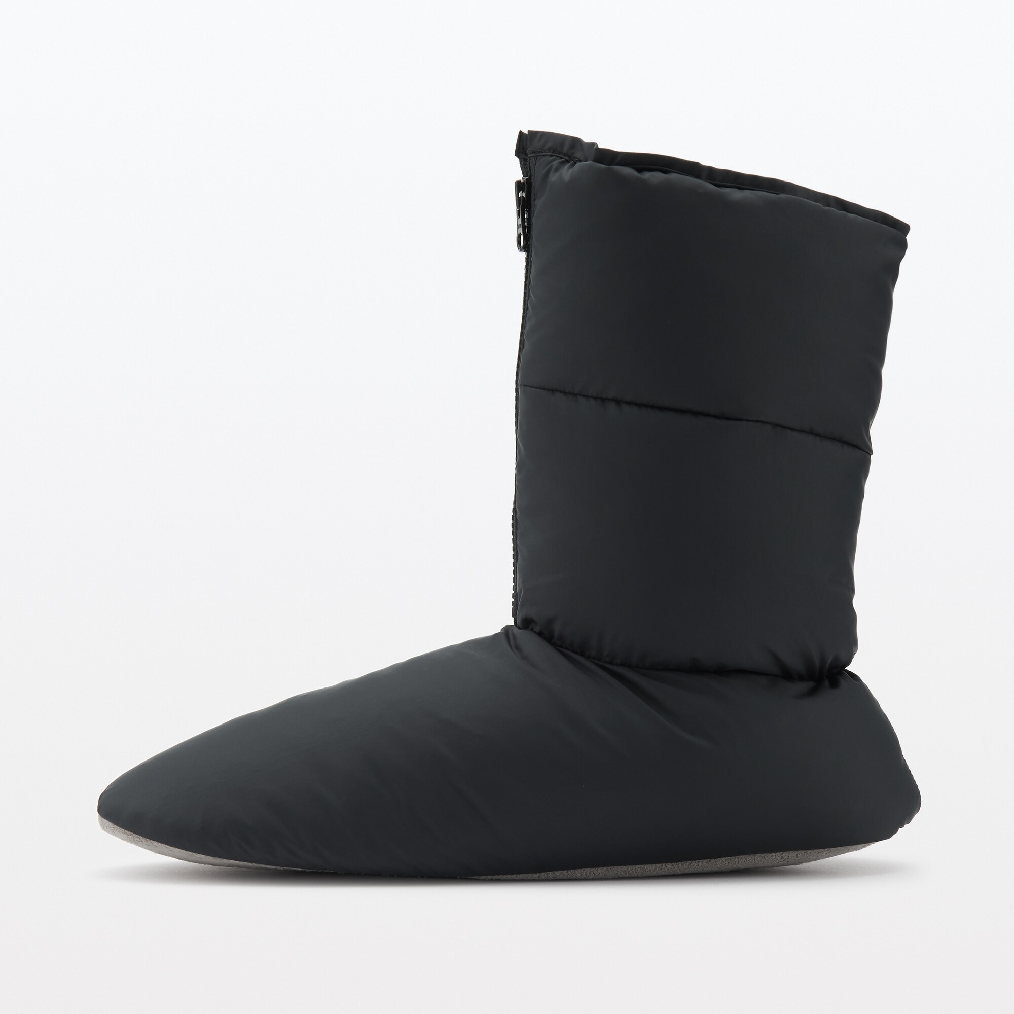 リサイクルダウンを使ったダウンルームブーツ