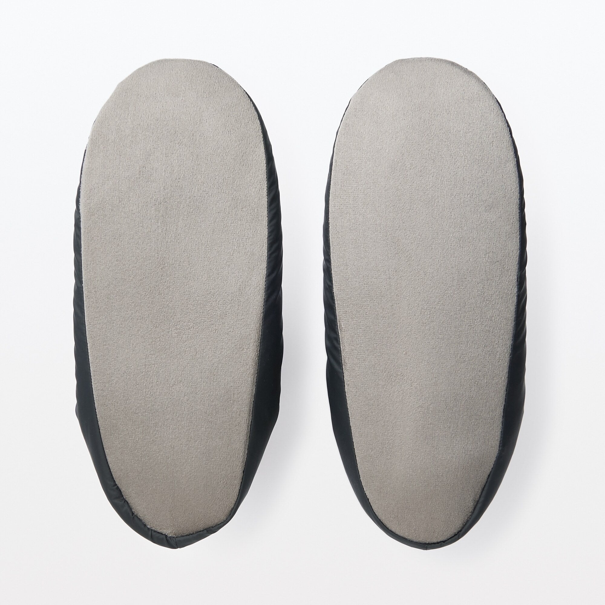 リサイクルダウンを使ったダウンルームブーツ