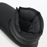 リサイクルダウンを使ったダウンルームブーツ