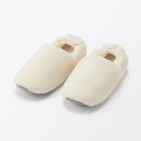 あたたかファイバーかかとにフィットするルームシューズ