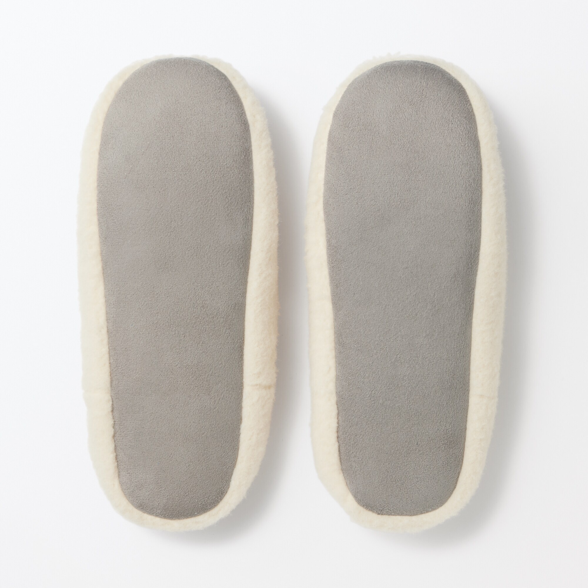 あたたかファイバーかかとにフィットするルームシューズ