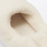 あたたかファイバーかかとにフィットするルームシューズ