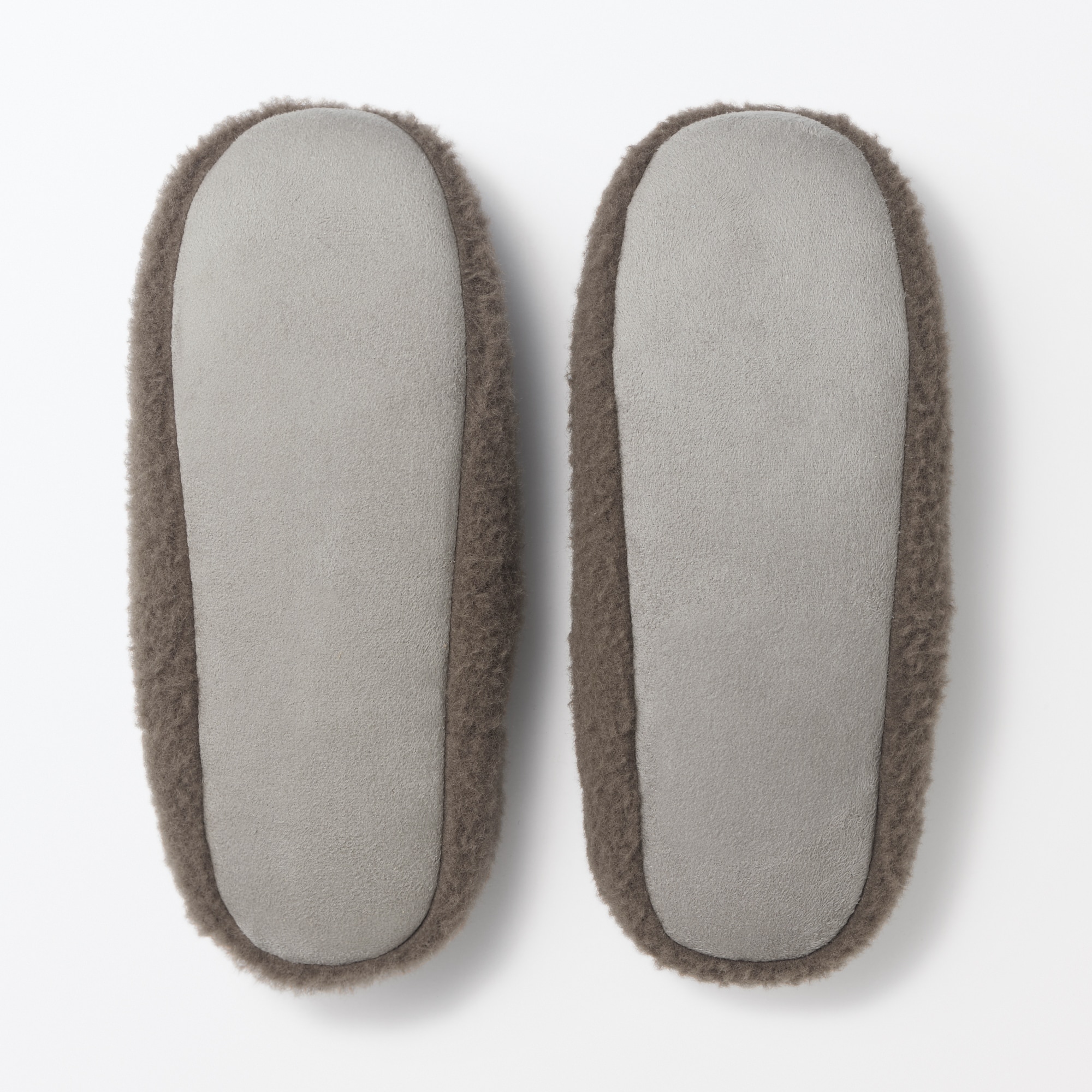 あたたかファイバーかかとにフィットするルームシューズ