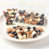 素材の栄養おやつ　たんぱく質　黒豆＆チーズ