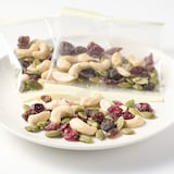 素材の栄養おやつ　鉄分　カシューナッツ＆レーズン