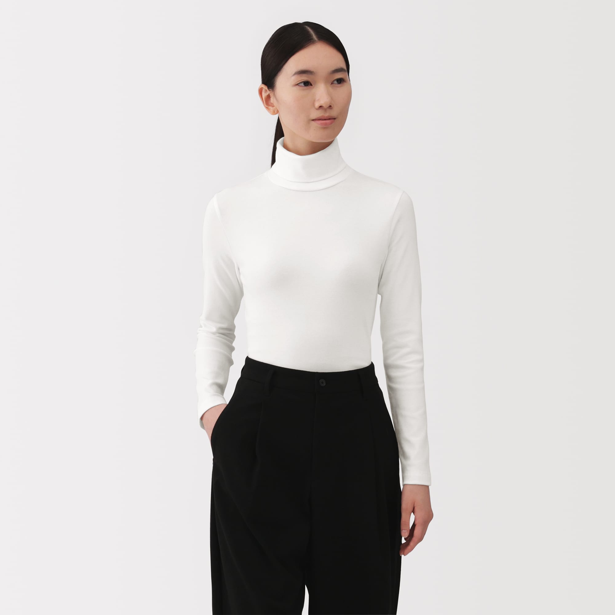 美品　プラダ　ニット　スプリング　長袖Tシャツ　ストレッチタートルネック ブラック ジャージー タートルネック トップ | PRADA