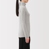 婦人　起毛フライス編みタートルネック長袖Ｔシャツ