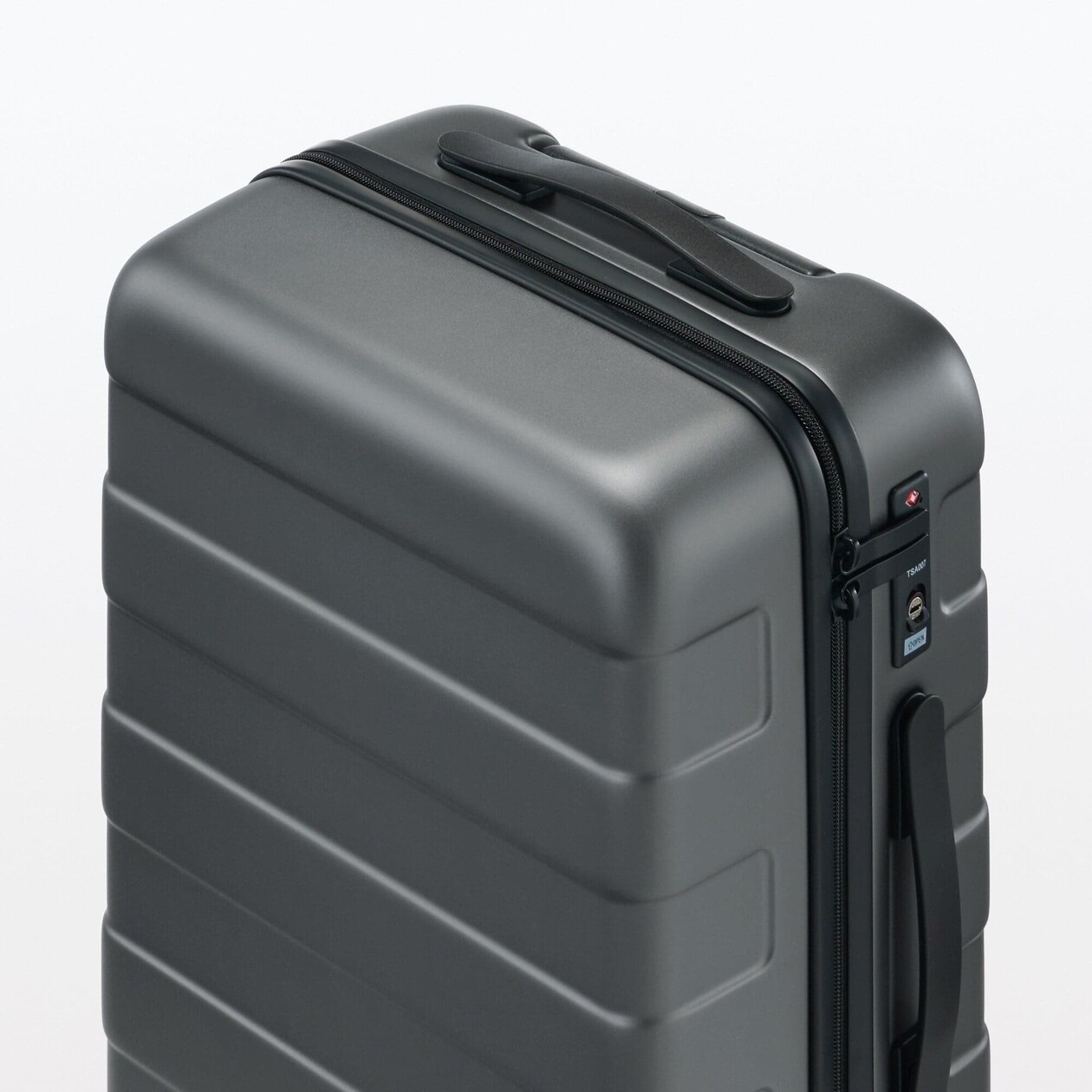 バーを自由に調節できる　ハードキャリーケース（３６Ｌ）