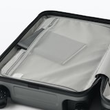 バーを自由に調節できる　ハードキャリーケース（３６Ｌ）