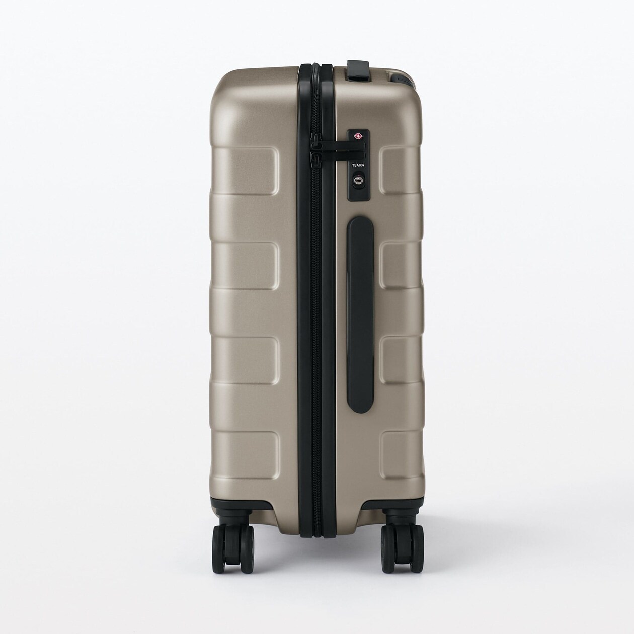 バーを自由に調節できる　ハードキャリーケース（３６Ｌ）