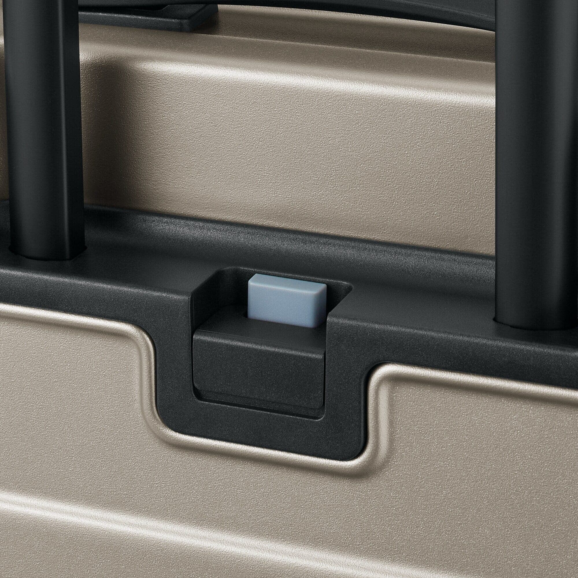 バーを自由に調節できる　ハードキャリーケース（３６Ｌ）