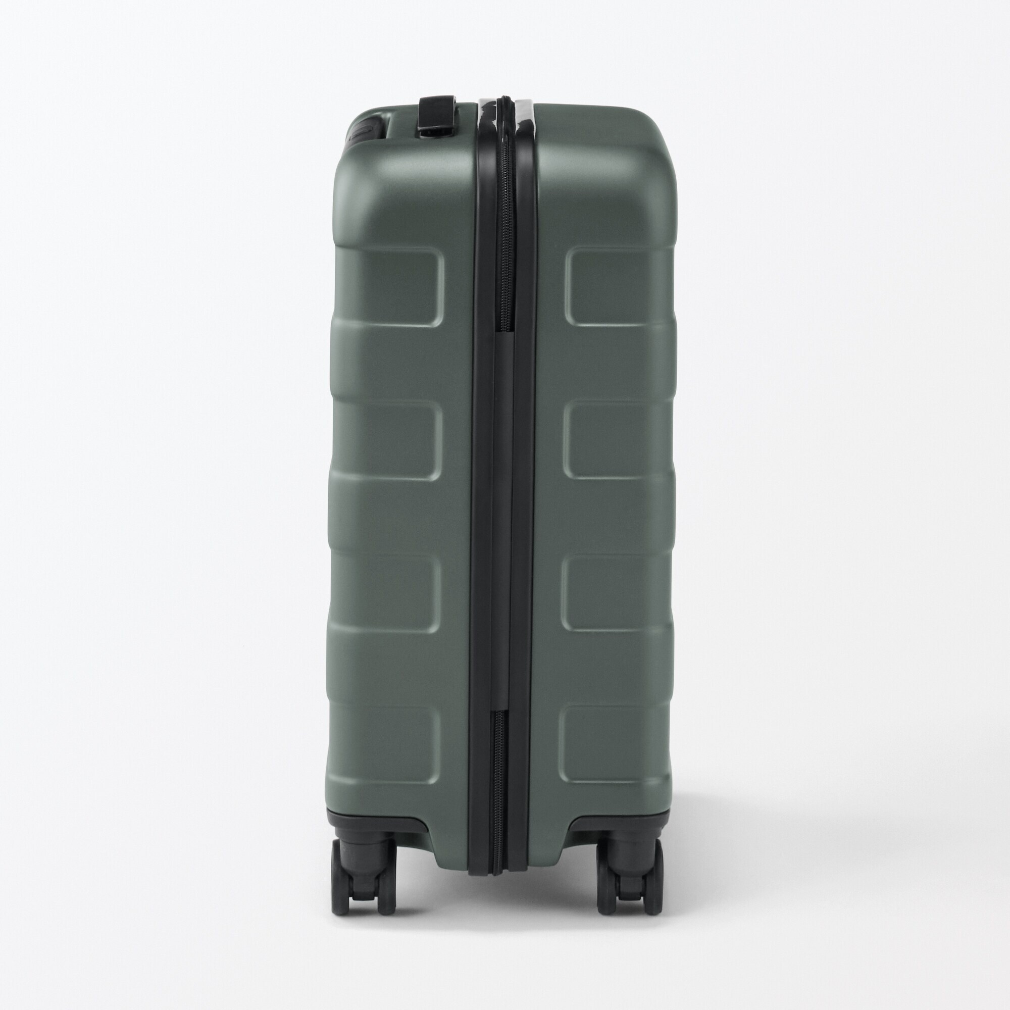 バーを自由に調節できる　ハードキャリーケース（３６Ｌ）