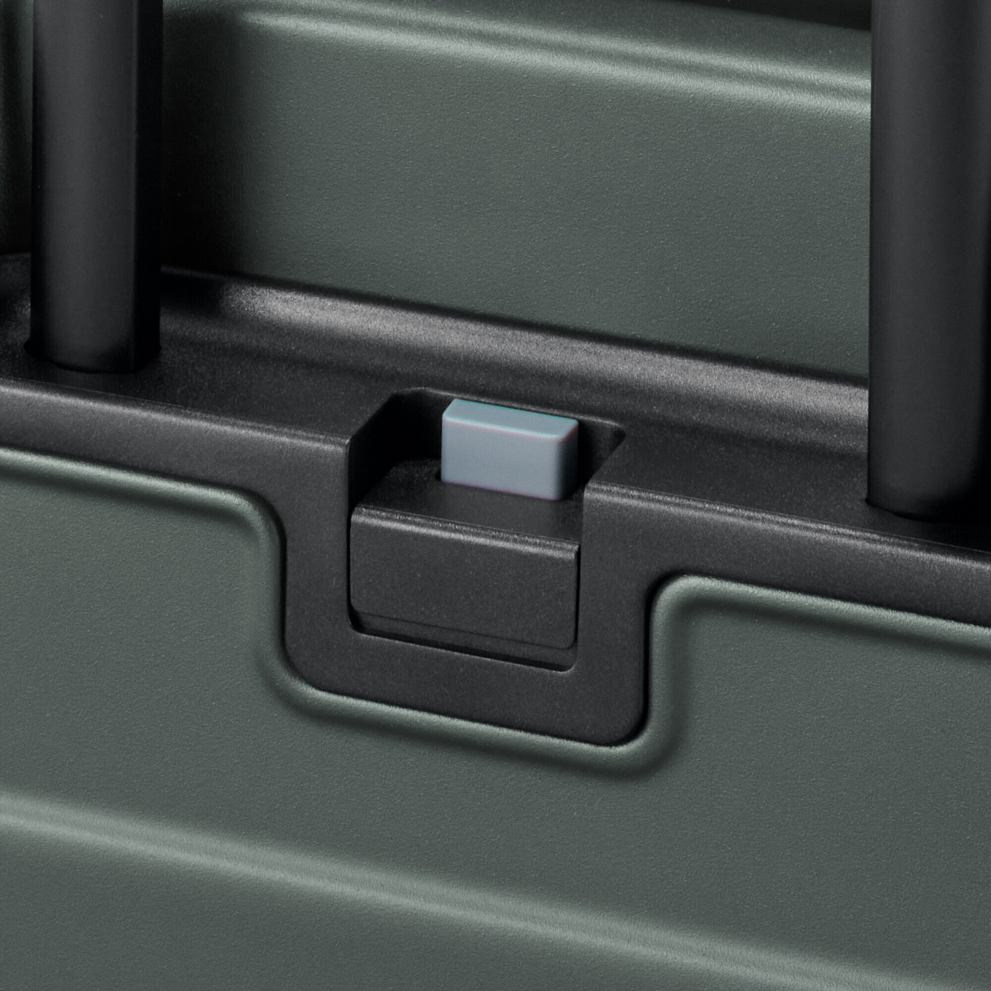 バーを自由に調節できる　ハードキャリーケース（３６Ｌ）