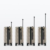 バーを自由に調節できる　ハードキャリーケース（３６Ｌ）