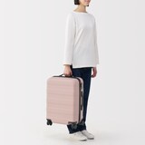 バーを自由に調節できる　ハードキャリーケース（３６Ｌ）