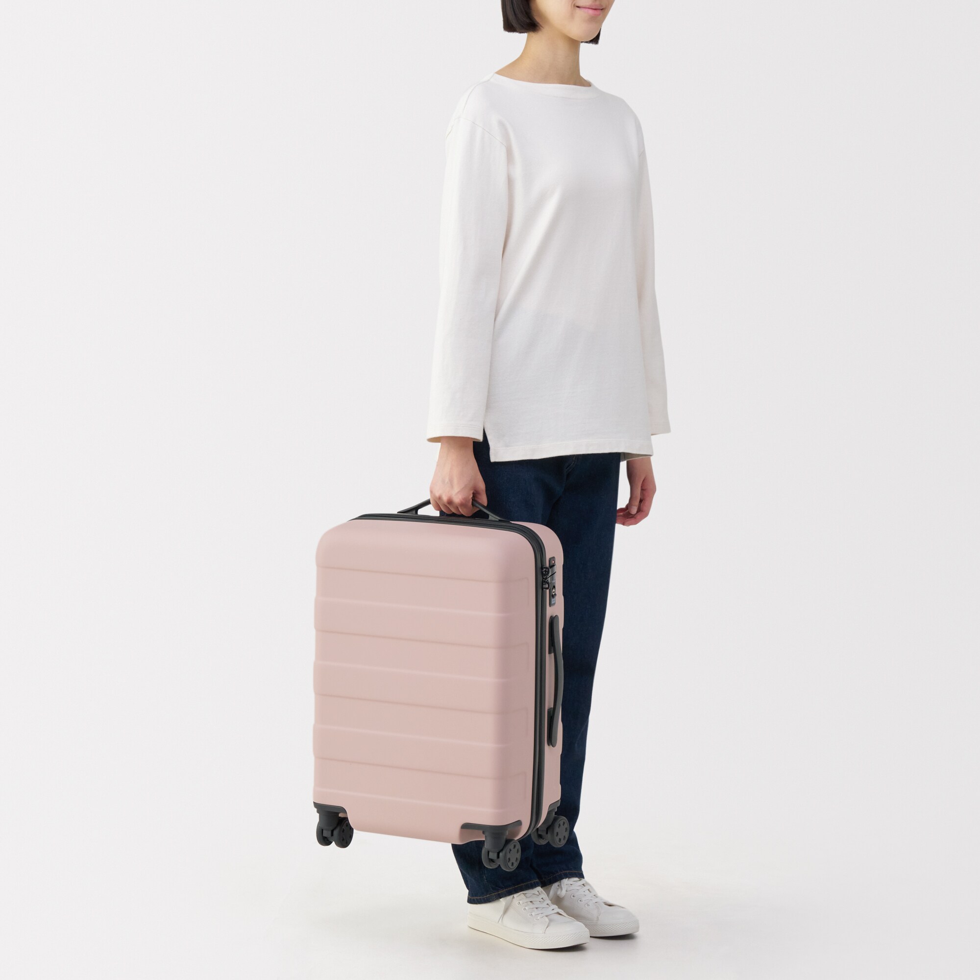 バーを自由に調節できる　ハードキャリーケース（３６Ｌ）