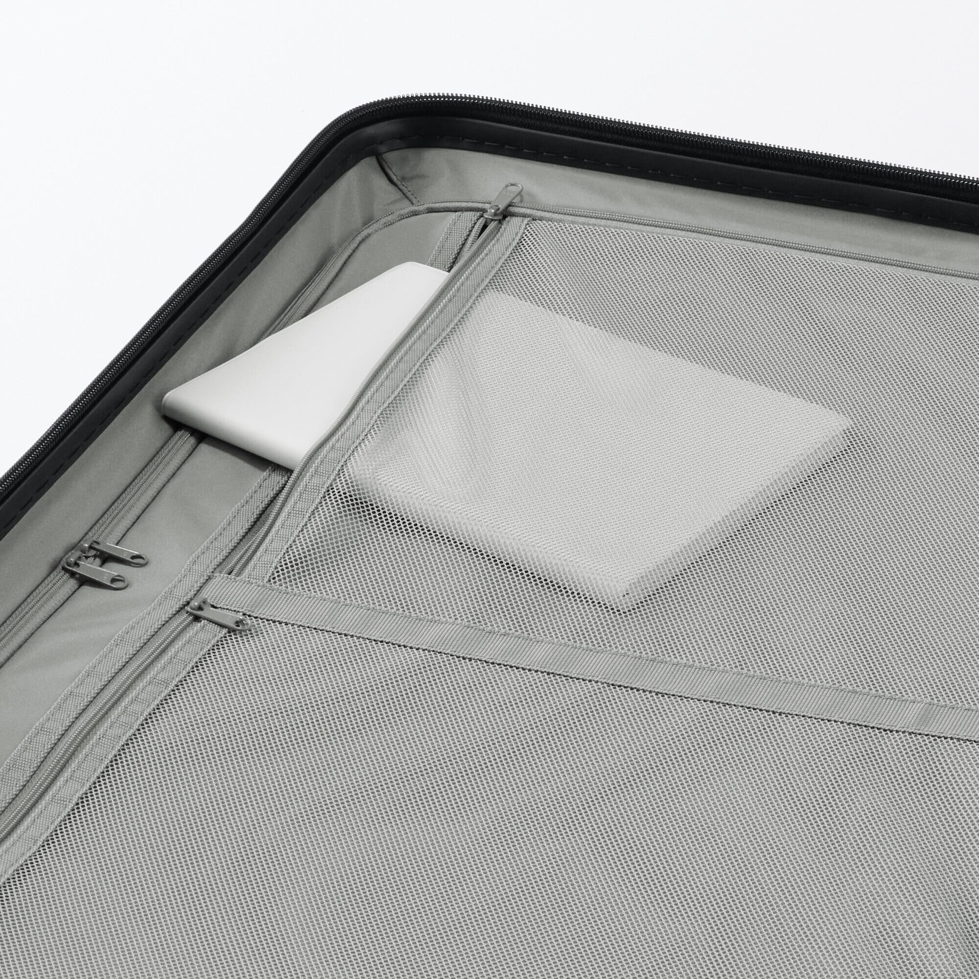 バーを自由に調節できる　ハードキャリーケース（７５Ｌ）