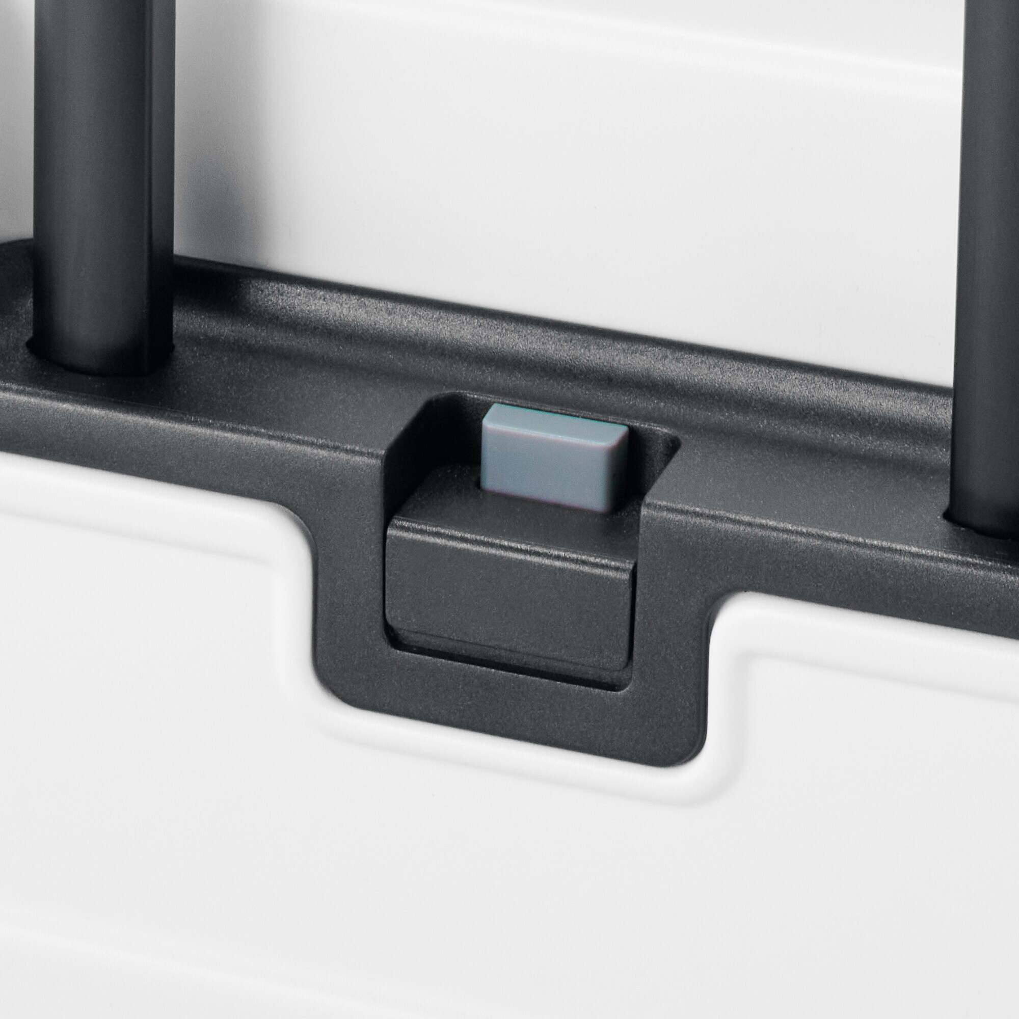 バーを自由に調節できる　ハードキャリーケース（７５Ｌ）